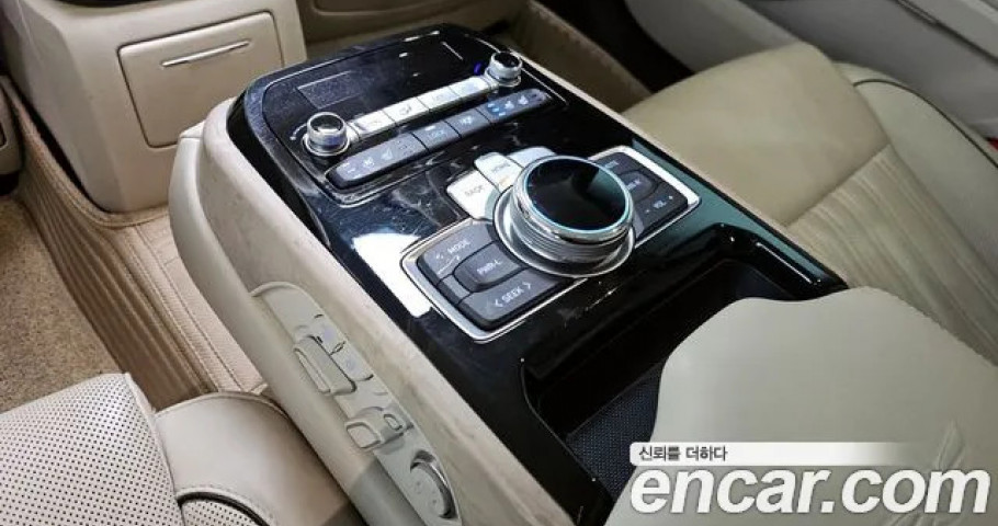 Genesis G90 