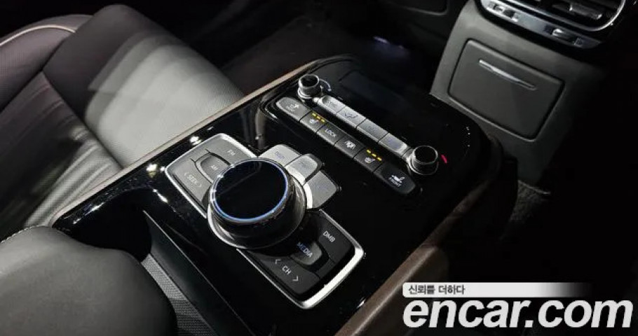 Genesis G90 