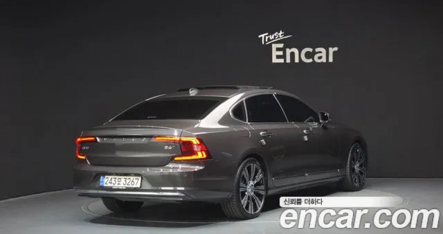 Volvo S90 