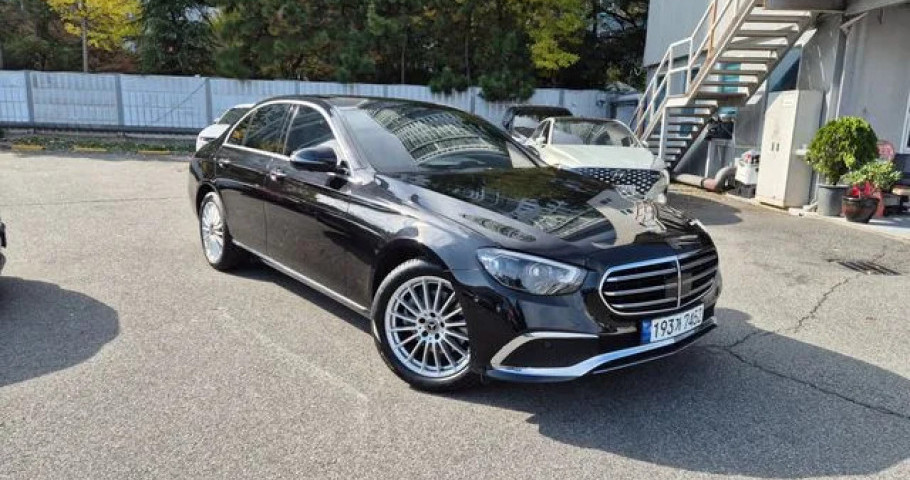 Mercedes-Benz E-Class 