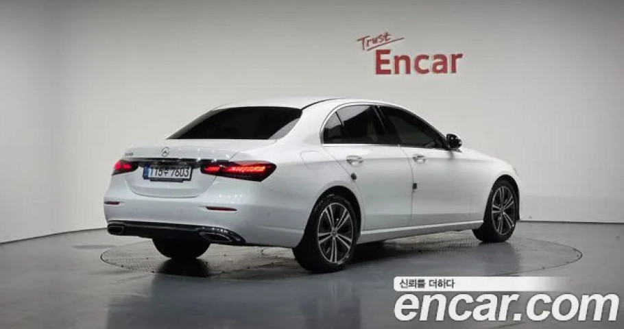 Mercedes-Benz E-Class 