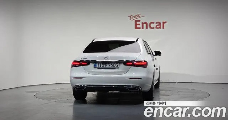 Mercedes-Benz E-Class 