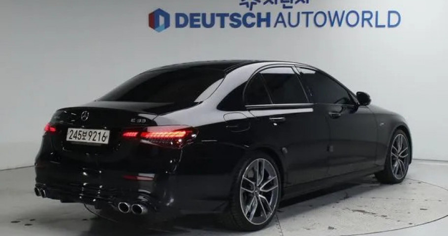 Mercedes-Benz E-Class 