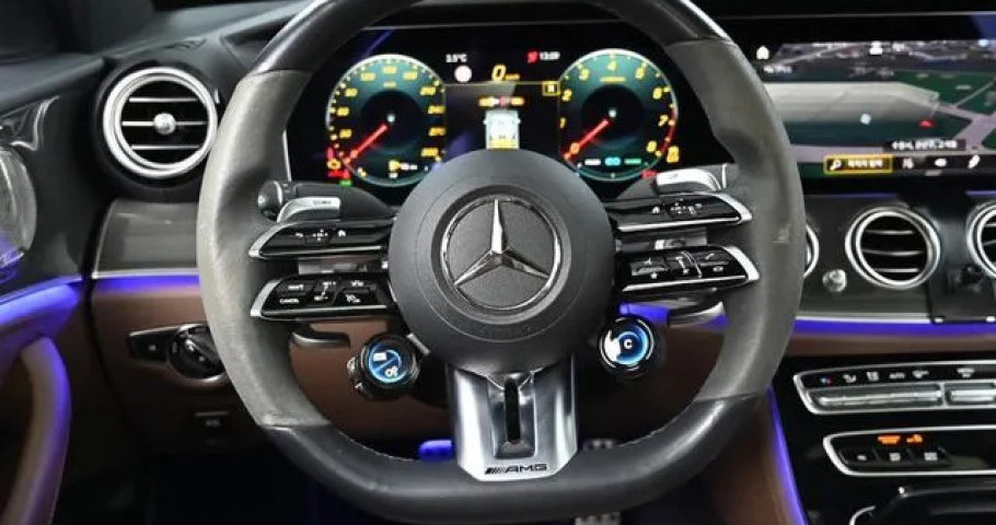 Mercedes-Benz E-Class 