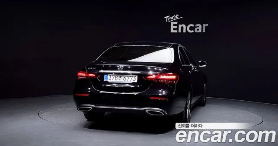Mercedes-Benz E-Class 