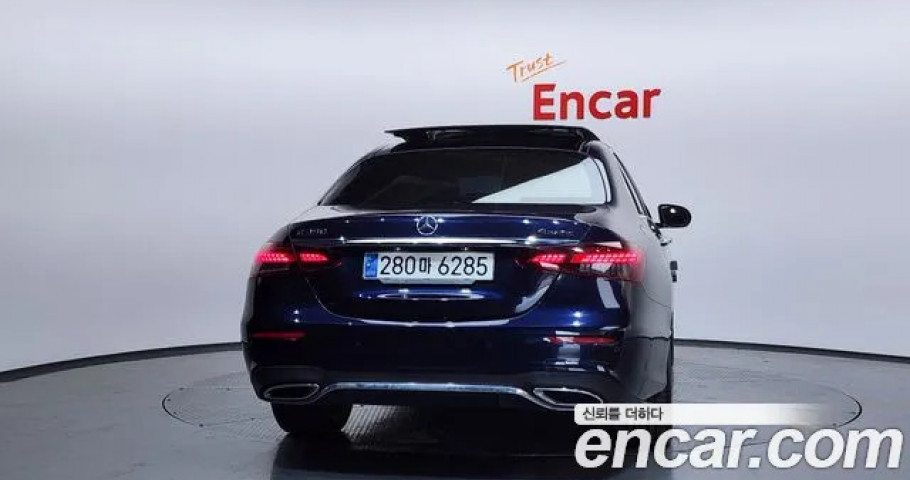 Mercedes-Benz E-Class 