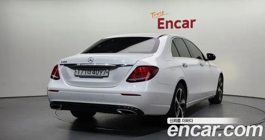 Mercedes-Benz E-Class 