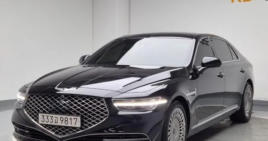 Genesis G90 