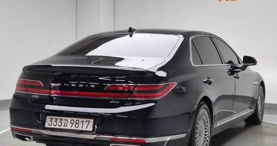 Genesis G90 