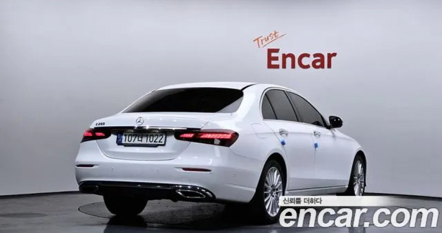 Mercedes-Benz E-Class 