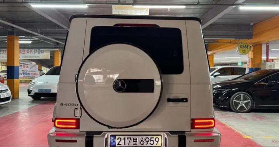 Mercedes-Benz G-Class 