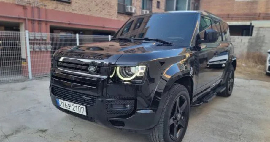 Land Rover Defender 