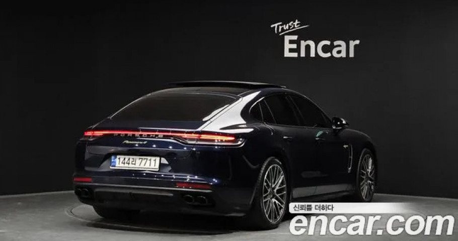 Porsche Panamera 
