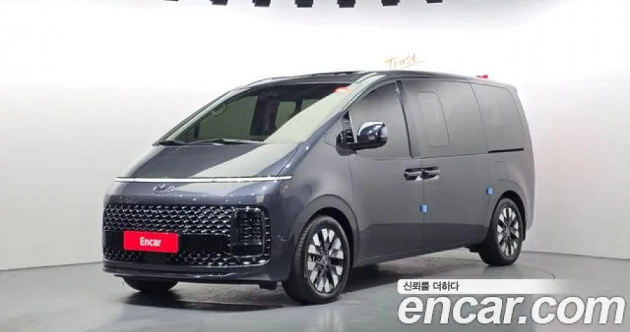 Hyundai Staria 