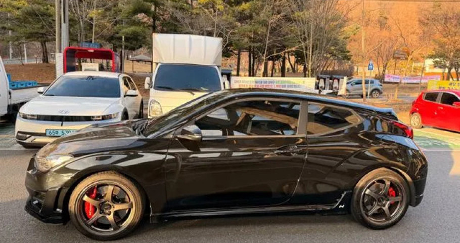 Hyundai Veloster 