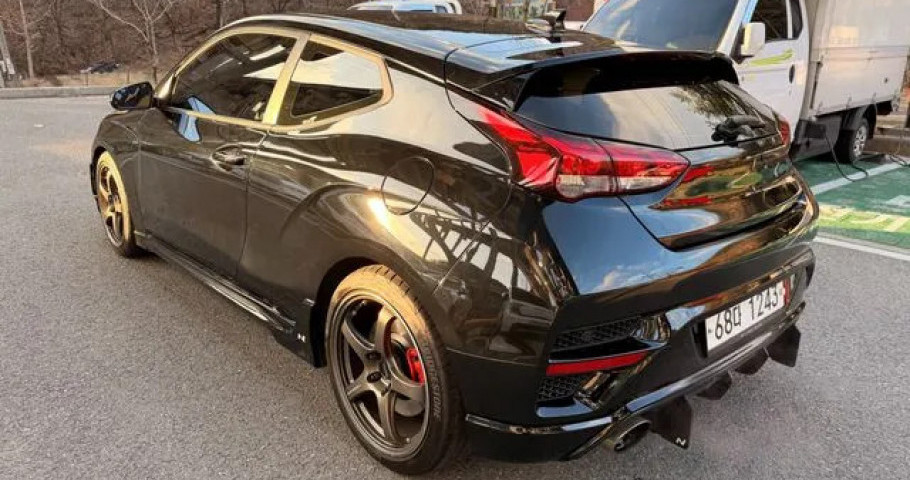 Hyundai Veloster 