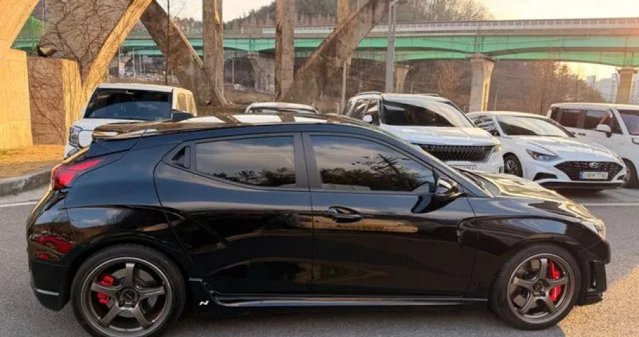 Hyundai Veloster 