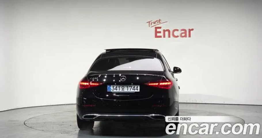 Mercedes-Benz C-Class 