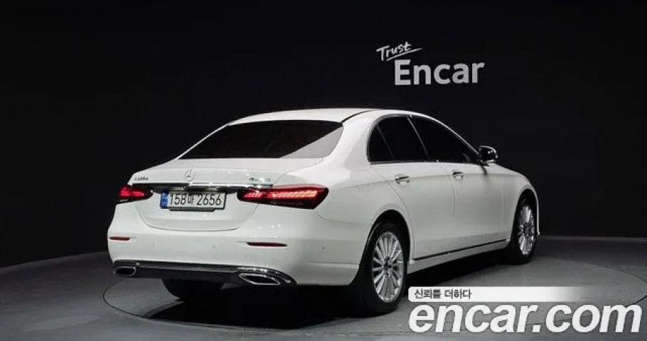 Mercedes-Benz E-Class 