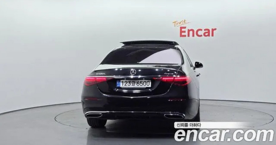 Mercedes-Benz S-Class 