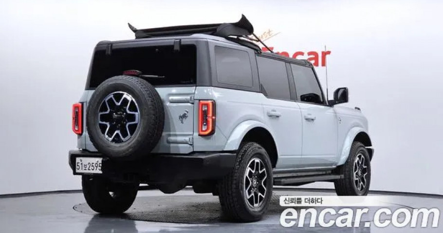 Ford Bronco 