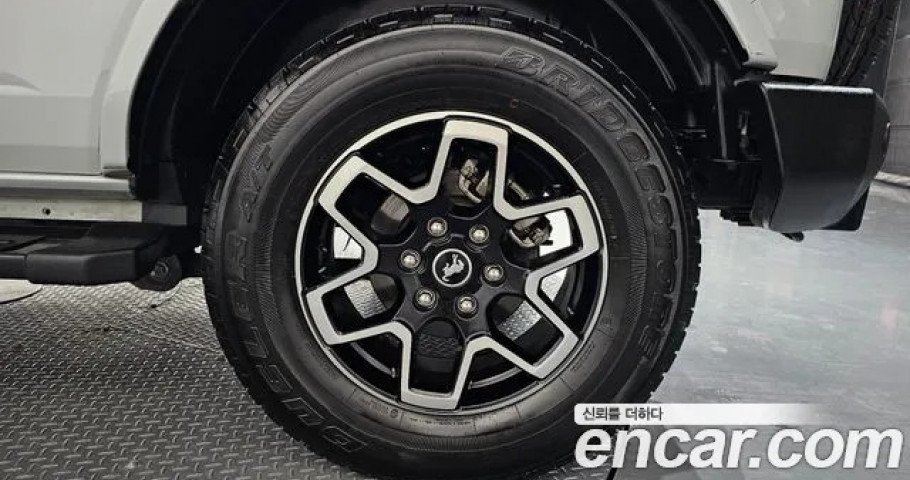 Ford Bronco 
