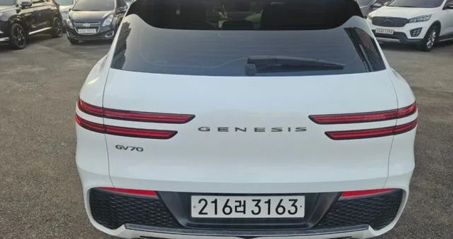 Genesis Gv70 