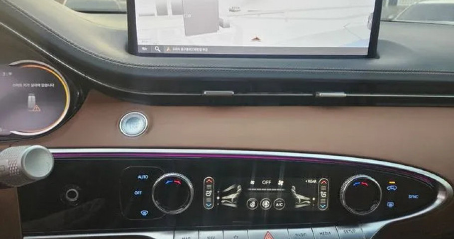 Genesis Gv70 