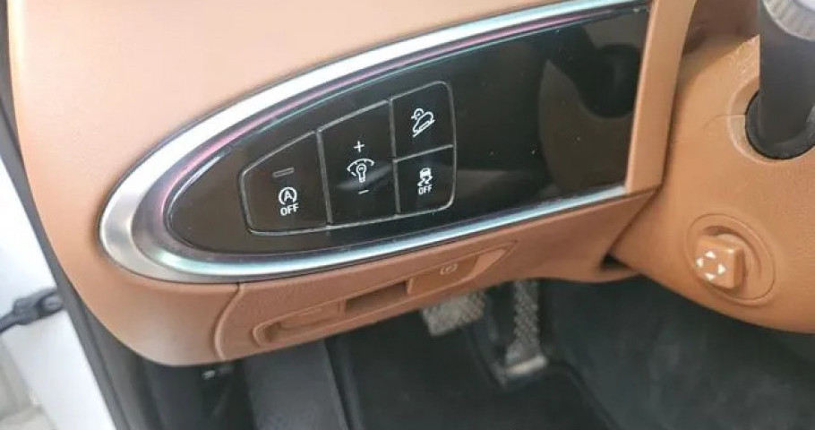 Genesis Gv70 