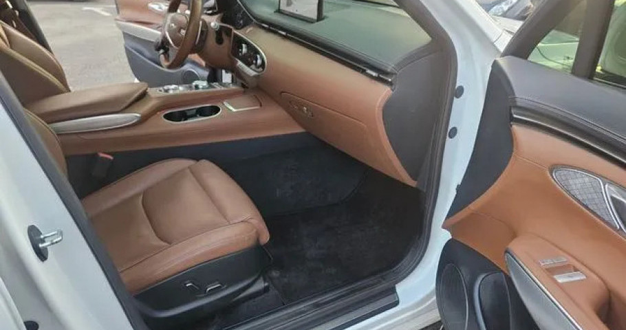 Genesis Gv70 