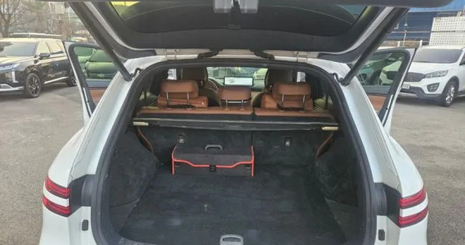 Genesis Gv70 