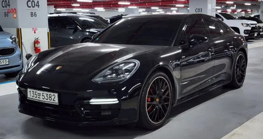 Porsche Panamera 