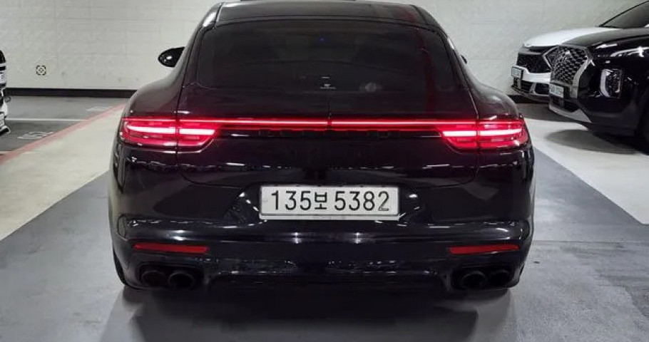 Porsche Panamera 