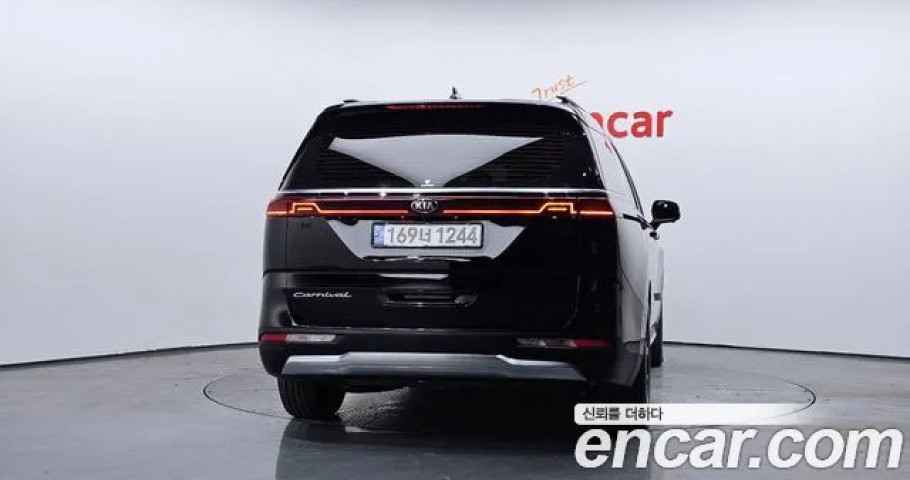 Kia Carnival 