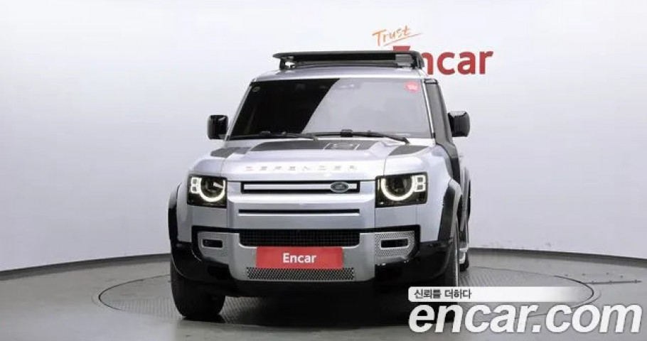 Land Rover Defender 