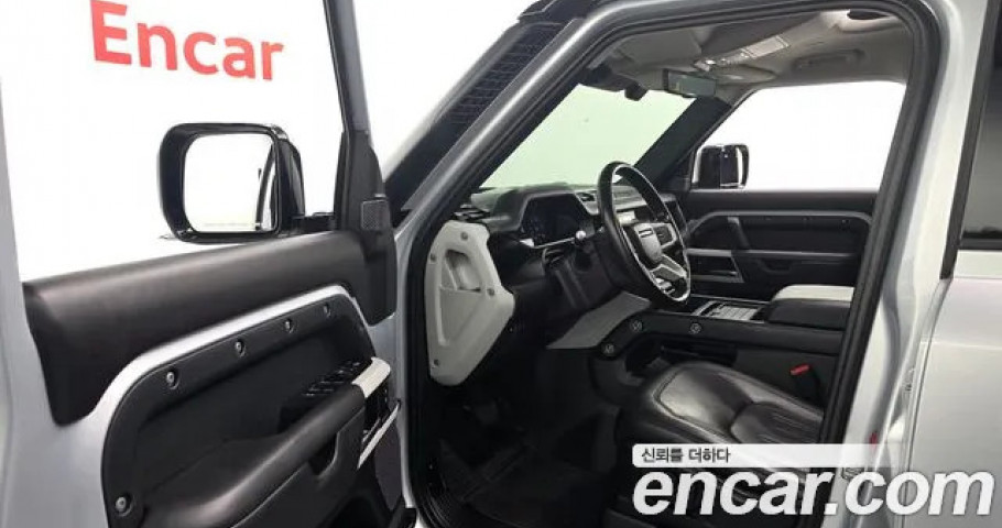 Land Rover Defender 