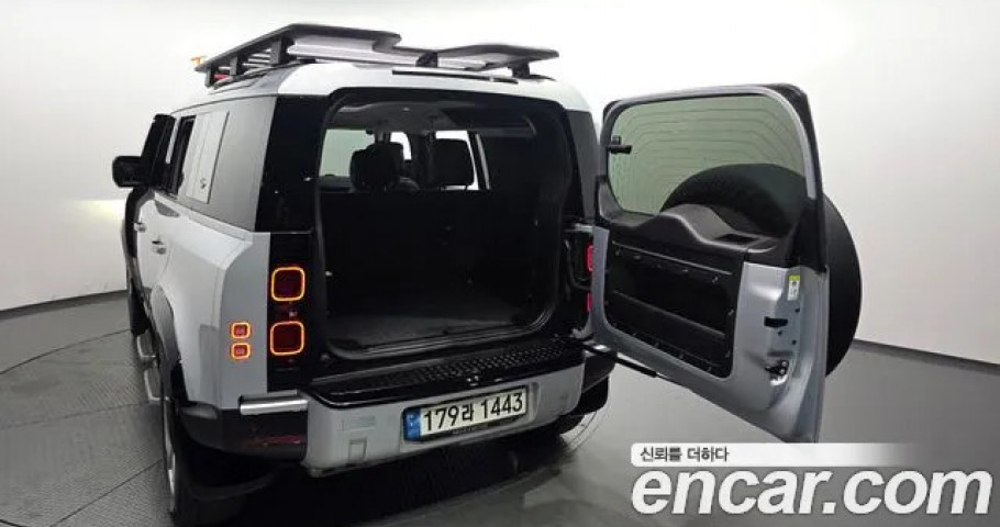 Land Rover Defender 