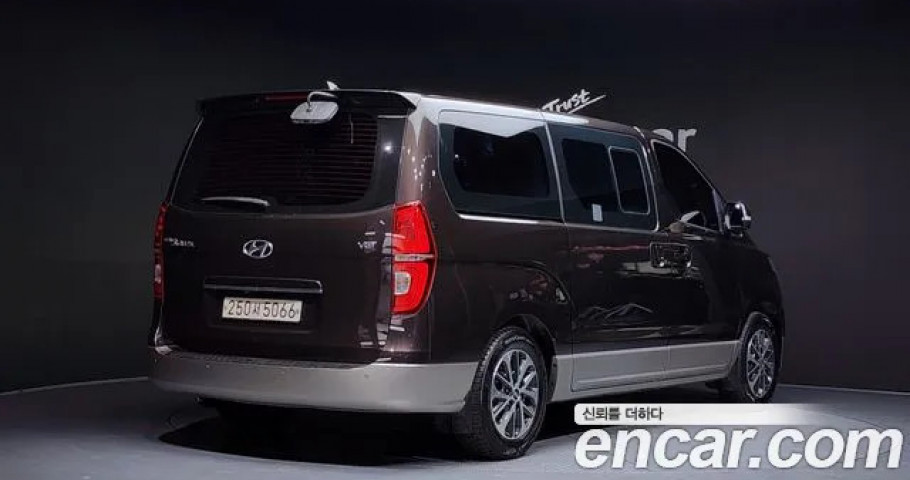 Hyundai Starex 