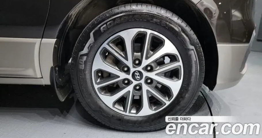Hyundai Starex 