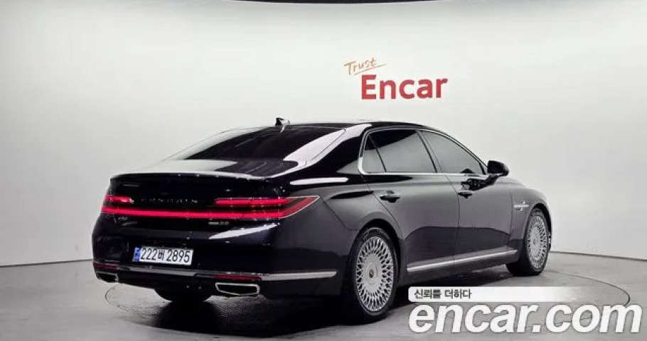 Genesis G90 