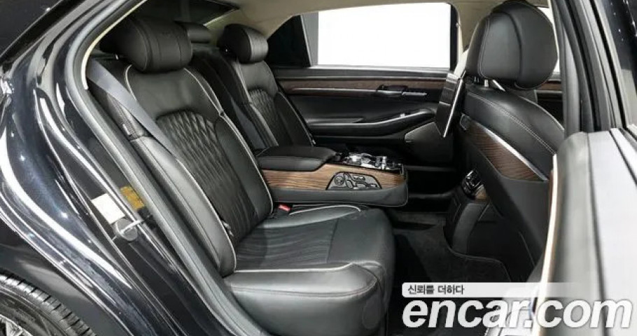 Genesis G90 