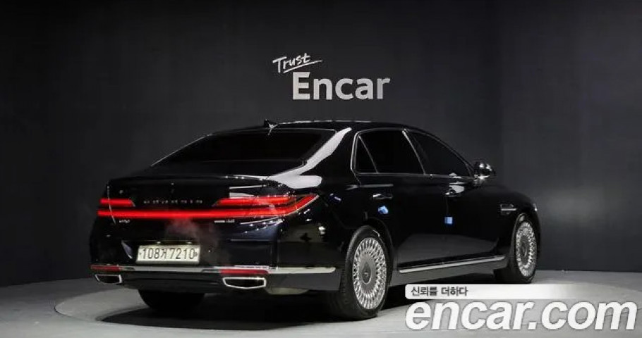 Genesis G90 