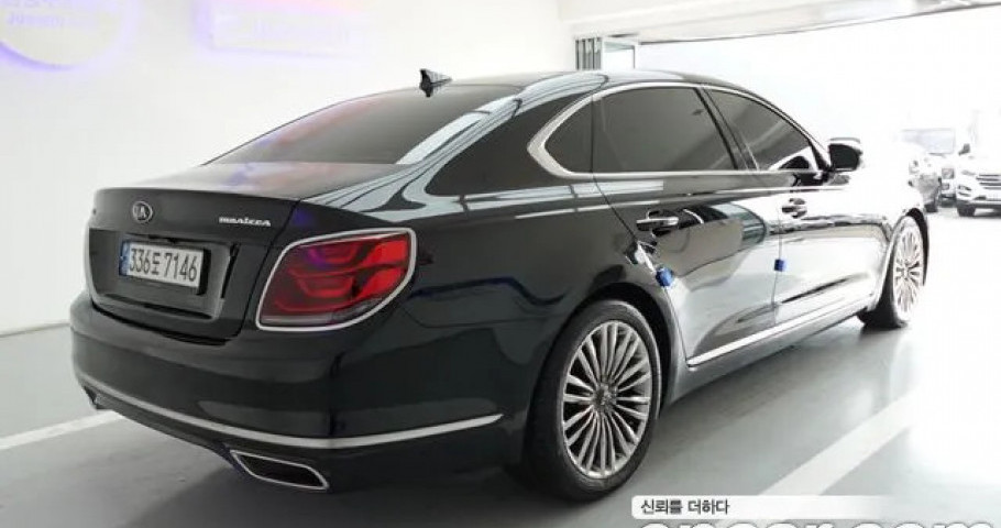 Kia K9 
