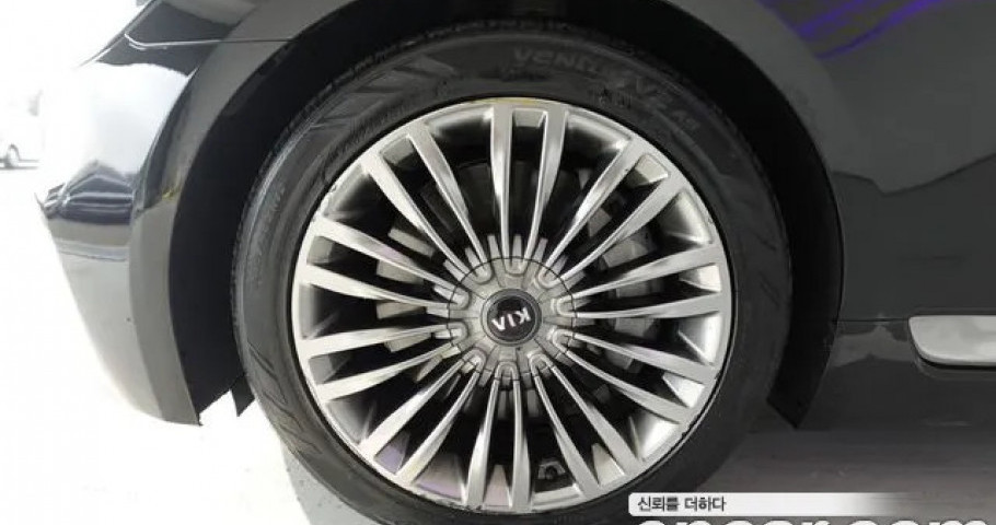 Kia K9 