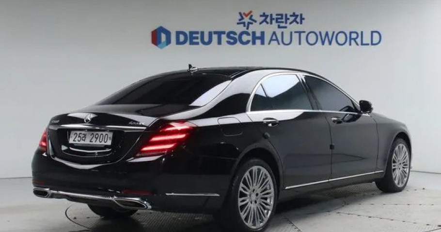 Mercedes-Benz S-Class 