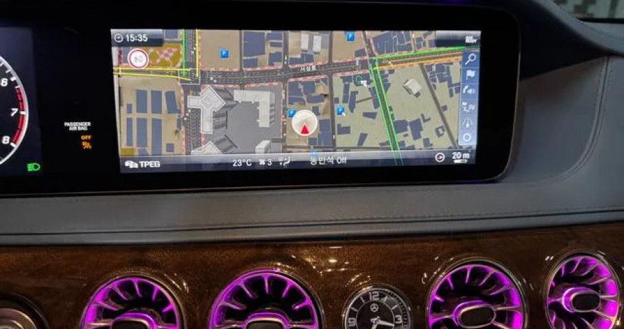 Mercedes-Benz S-Class 