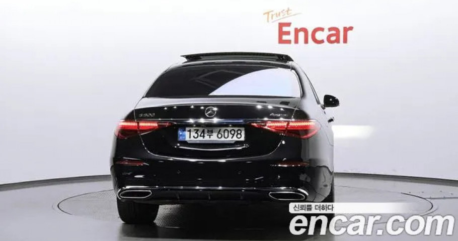 Mercedes-Benz S-Class 