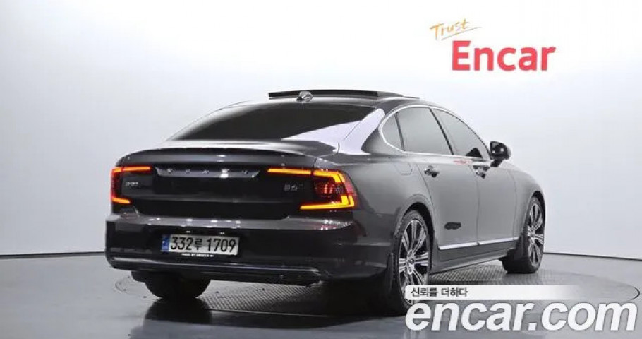 Volvo S90 