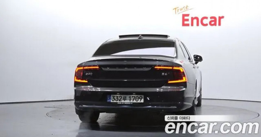 Volvo S90 