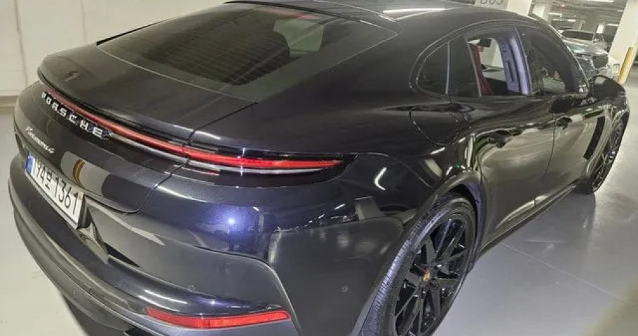 Porsche Panamera 